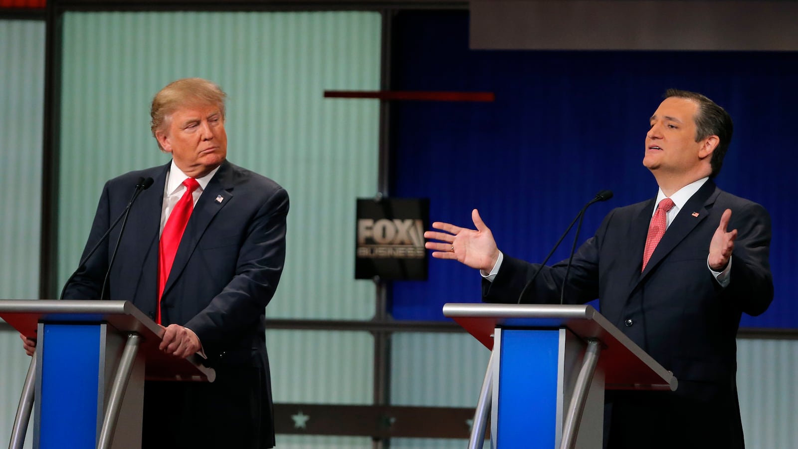 articles/2016/01/14/trump-gets-boos-going-birther-on-cruz/160114-nuzzi-cruz-trump-tease_uido1c