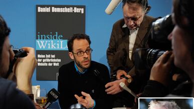 articles/2011/02/10/new-book-by-wikileaks-insider-blasts-julian-assange/shenon-wiki-book_159147_puovih