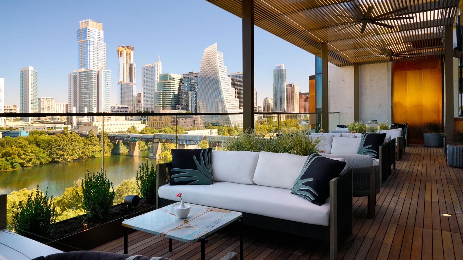 230311-modlin-room-key-austin-hero_copfz8