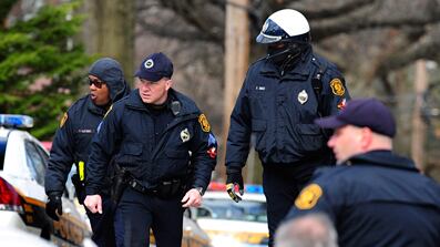 cheats/2009/04/04/gunman-kills-3-police-officers/pittsburgh-shooting_yn4q1a
