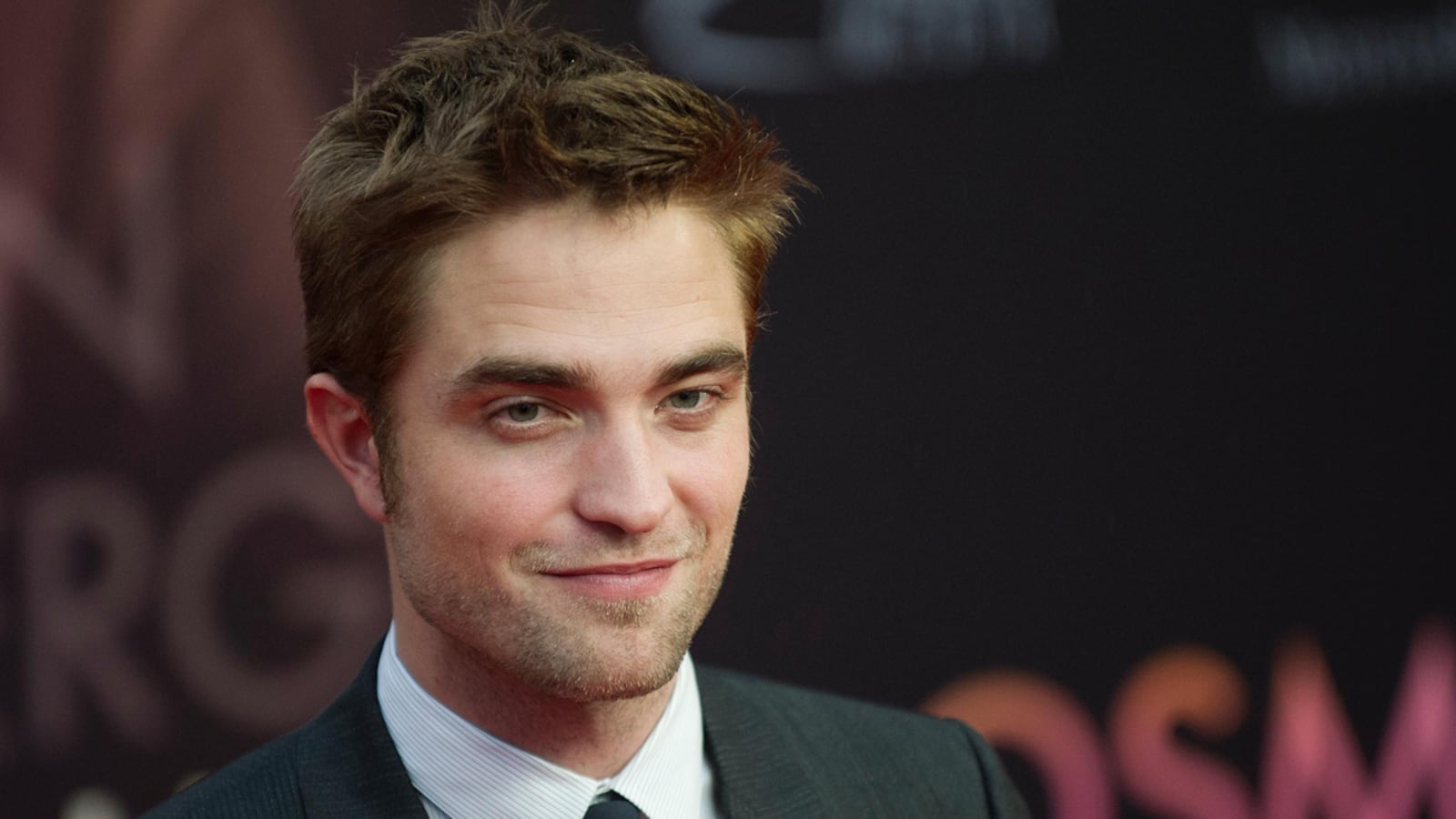 cheats/2012/07/31/pattinson-wants-to-chat-with-sanders/robert-pattinson-man-to-man-chat-cheat_n8murg