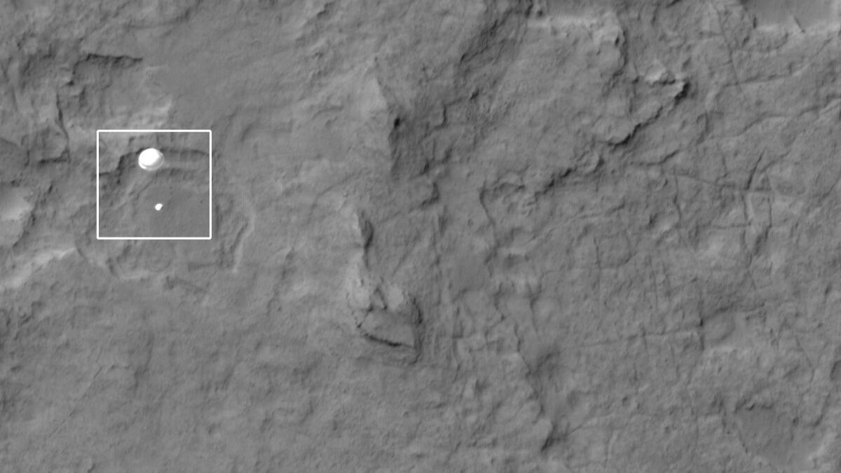 cheats/2012/08/06/curiosity-sends-back-photos/mars-curiosity-cheat_bmqw9i