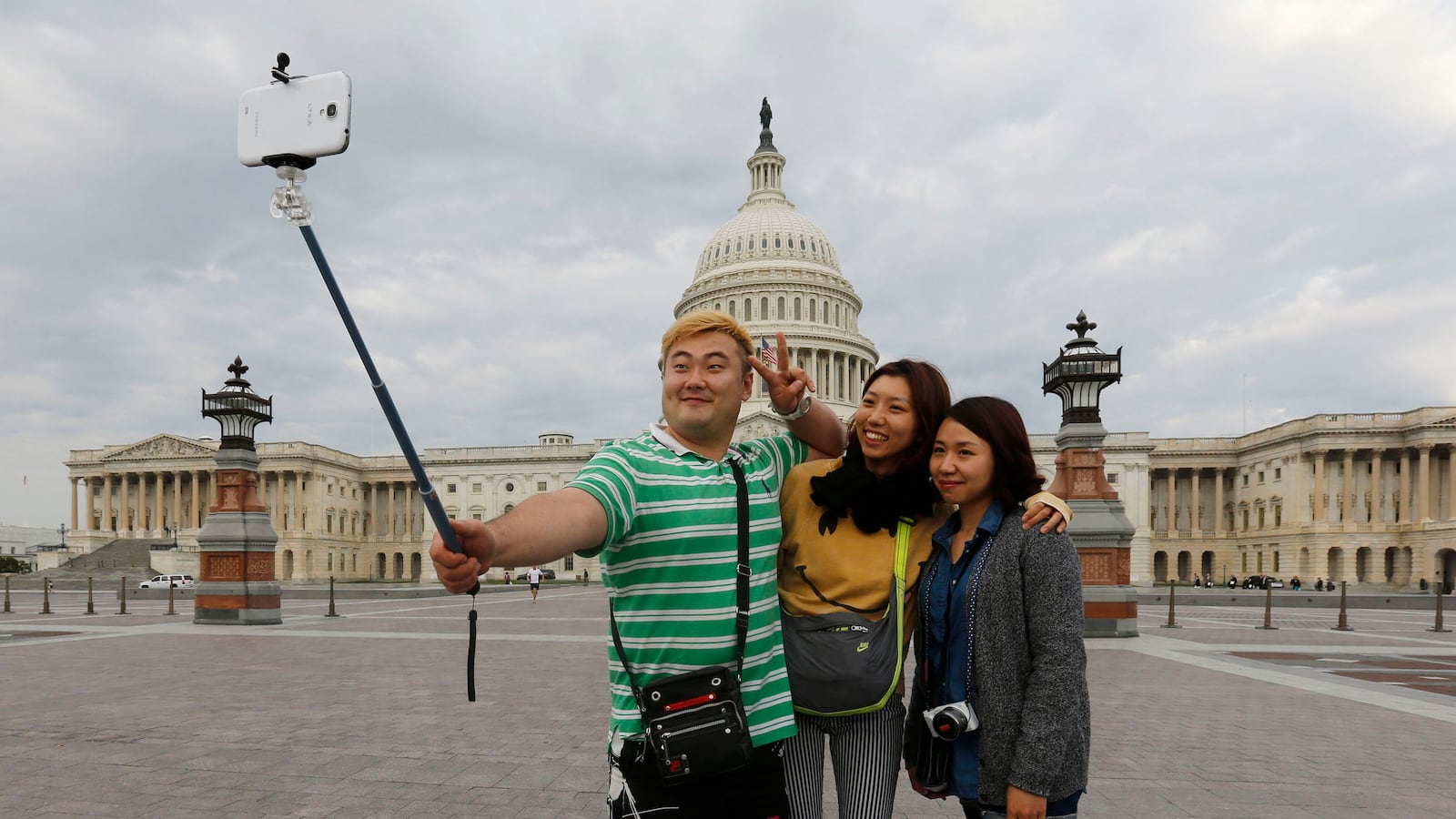 articles/2013/10/02/tourism-is-a-big-deal-and-the-shutdown-will-ruin-it/131001-Gross-Tourism-tease_cysonl