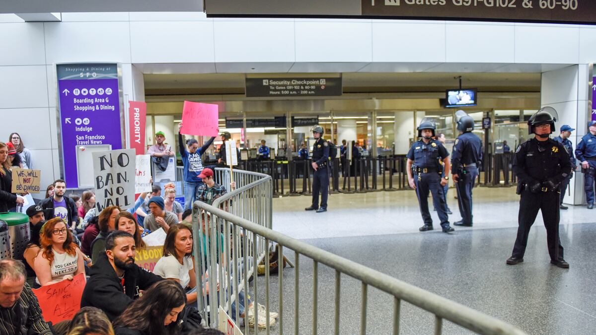 cheats/2017/01/30/trump-blames-airport-chaos-on-delta/170130-trump-blames-delta-airport-chaos_oxoh0o