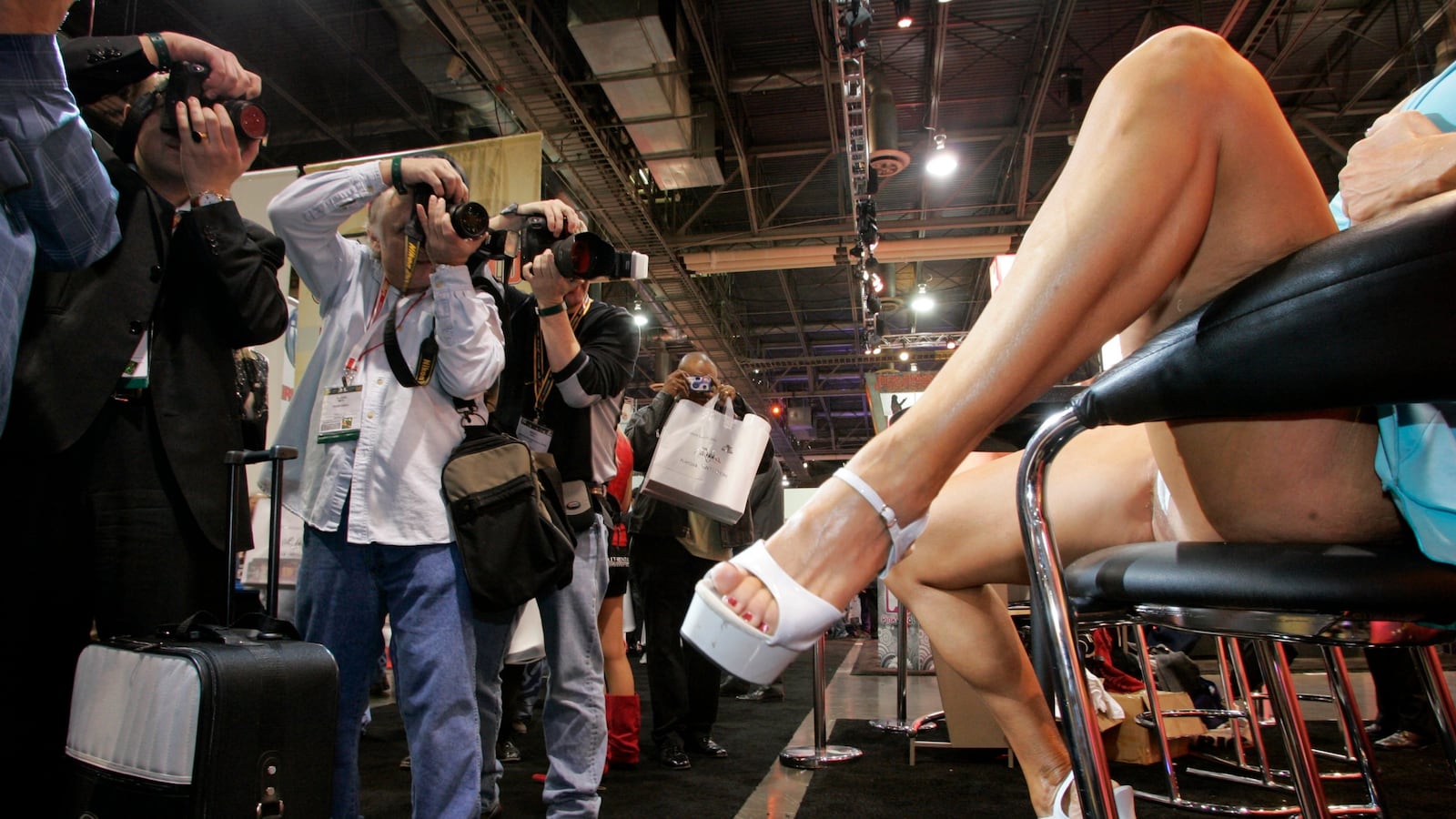 cheats/2016/02/25/porn-expo-suing-dallas-over-ban/160225-porn-expo-cheat_rpd7fb