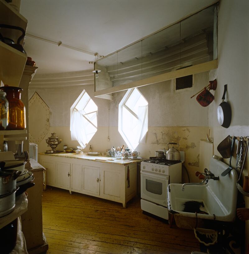 galleries/2013/03/22/omg-i-want-this-house-moscow-photos/130321-omghouse11_pm6xt5