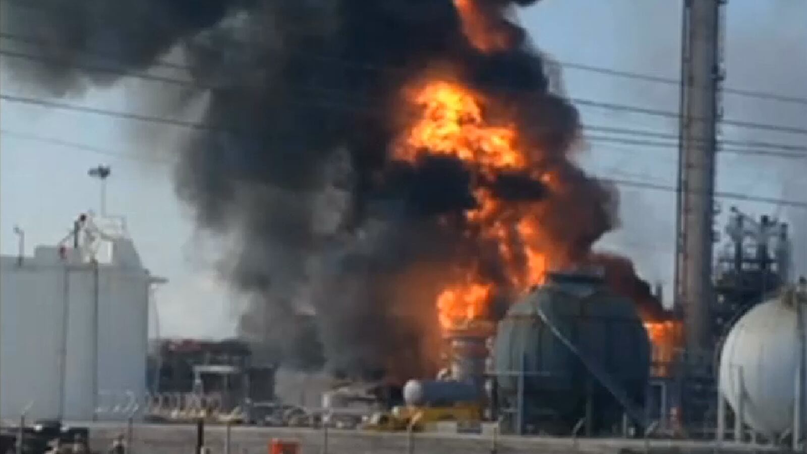 cheats/2013/06/13/explosion-at-louisiana-chemical-plant/130613-la-explosion-cheat_fjlros