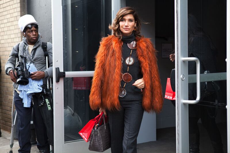 galleries/2017/02/17/here-s-the-standout-street-style-of-new-york-fashion-week/20-DL-IMG_1259_vkstyk