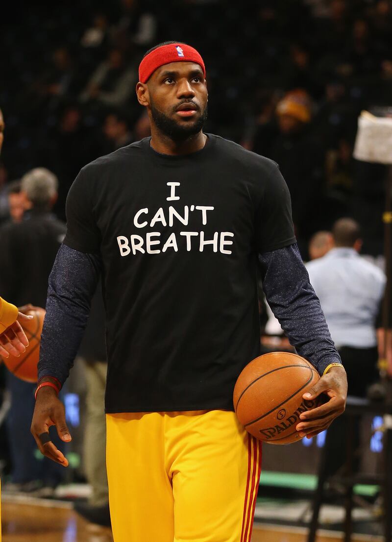galleries/2014/12/08/celebs-react-to-recent-grand-jury-decisions-photos/141208-lebron-i-cant-breathe-_tj2n1u