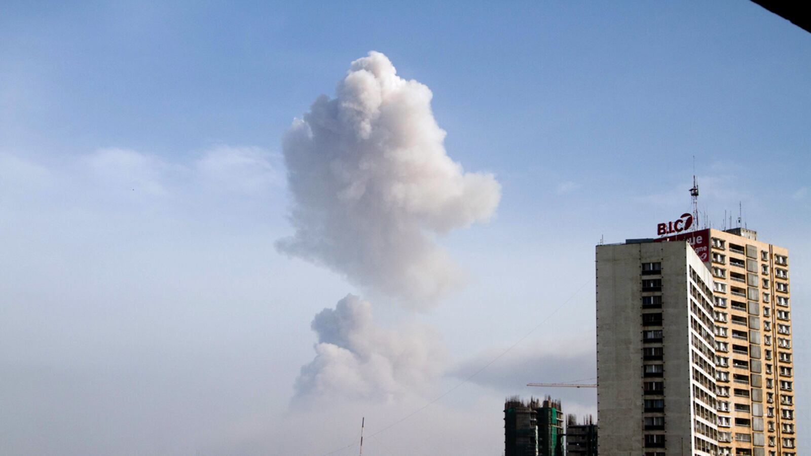 cheats/2012/03/04/huge-blast-at-arms-dump-in-congo/congo-explosion-cheat_ctovlu