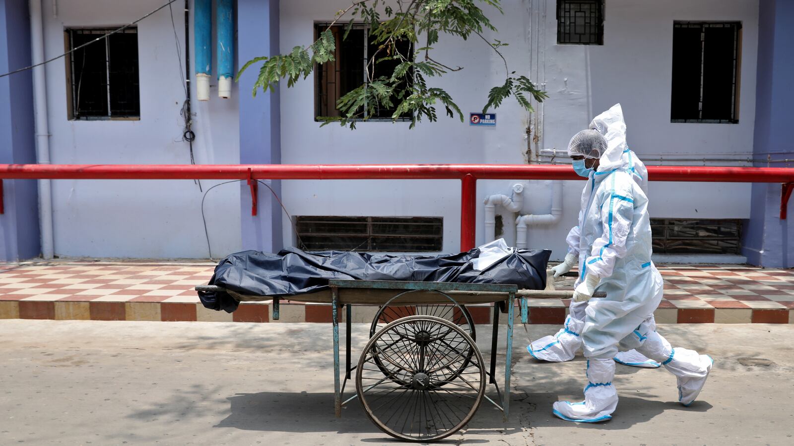 2021-05-12T084153Z_927749700_RC26EN9HL3RW_RTRMADP_3_HEALTH-CORONAVIRUS-INDIA_l3hlrb