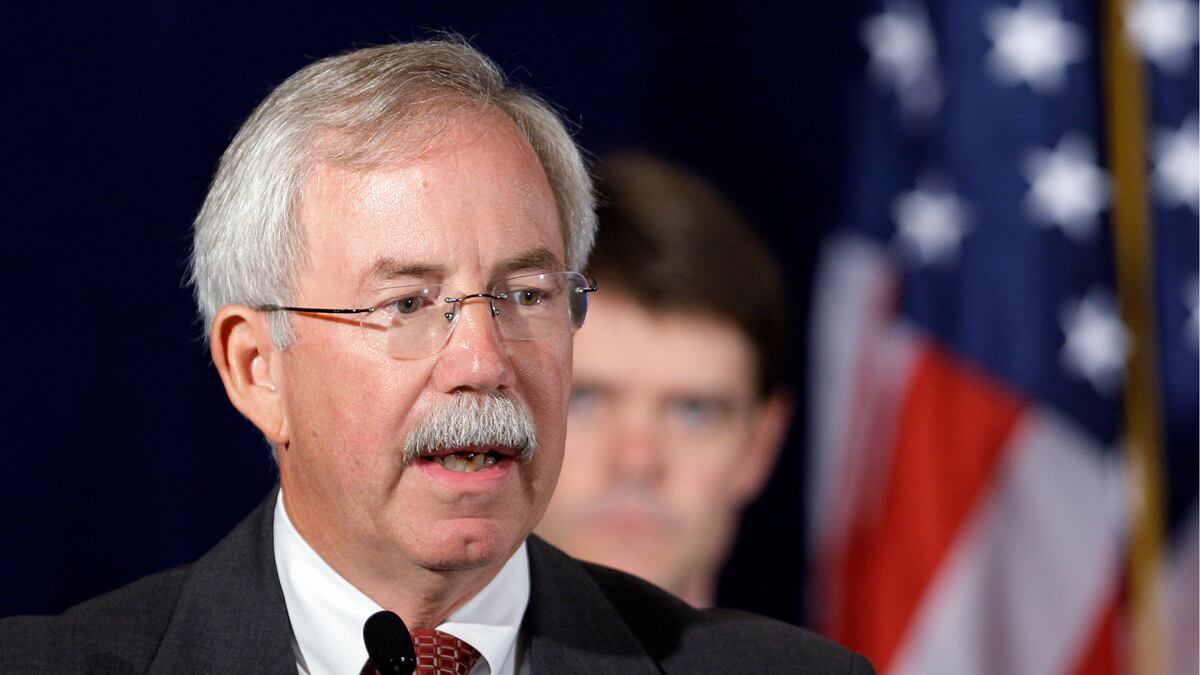 cheats/2011/08/30/atf-chief-out-after-bungled-sting/atf-head-melson-resigns-cs_wsobuh