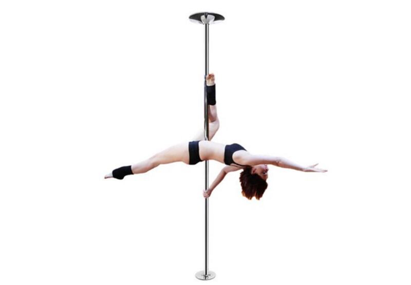 articles/2016/02/04/kim-kardashian-s-valentine-s-day-massacre/160203-crocker-kimk-guide-embed-3_shmtc0