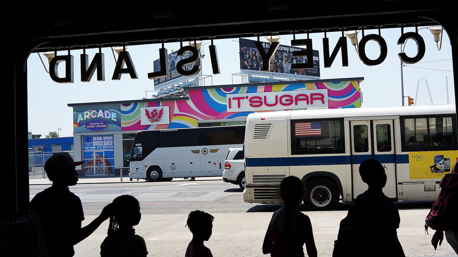 articles/2013/07/20/enernoc-helps-keeps-lights-on-during-heat-waves-through-demand-response/130719-nyc-power-grid-tease_ldpkil