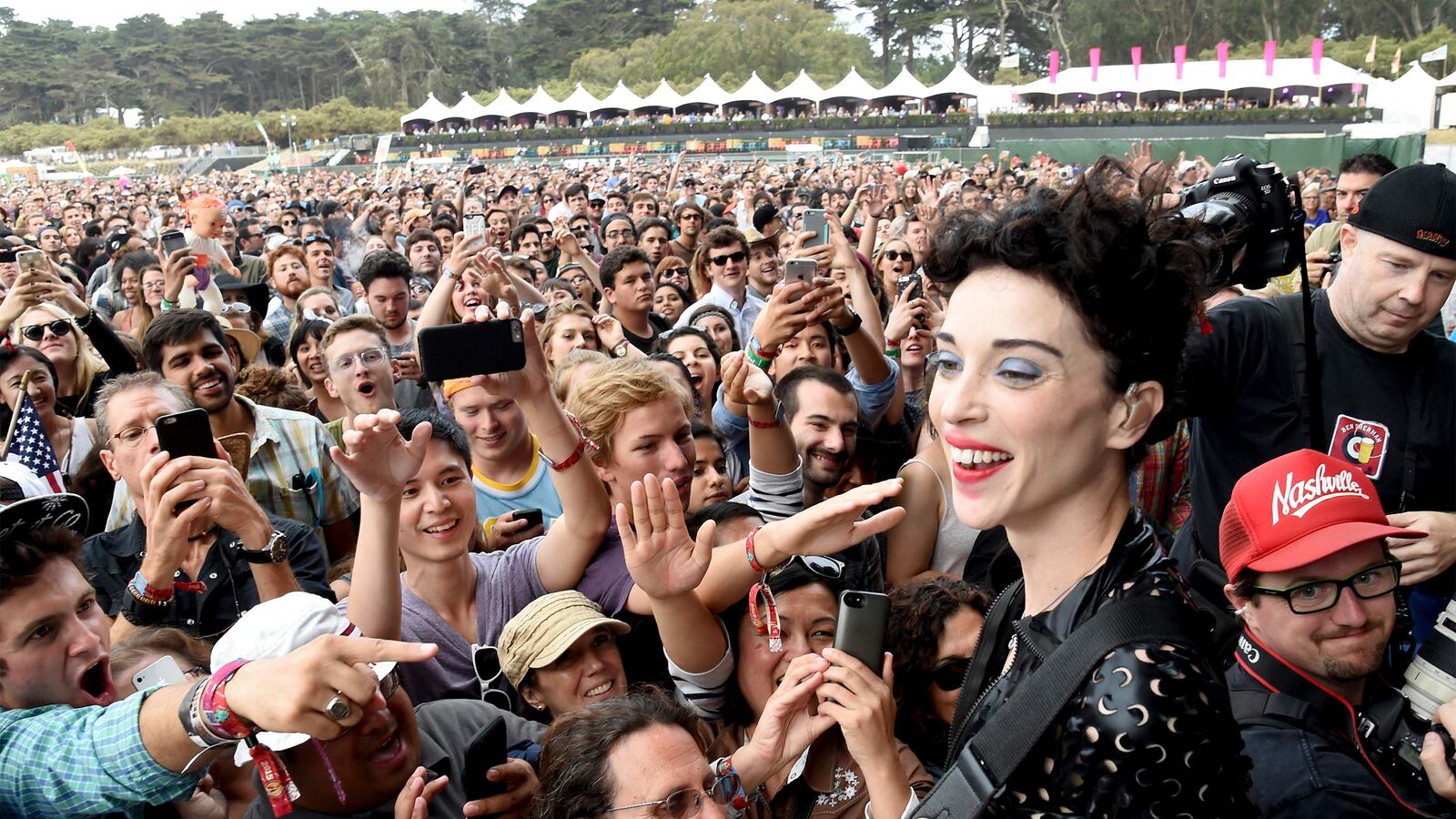 articles/2015/08/09/watch-as-gatecrashers-charge-the-outside-lands-fence/150809-joiner-gate-crash-tease_m3arkl