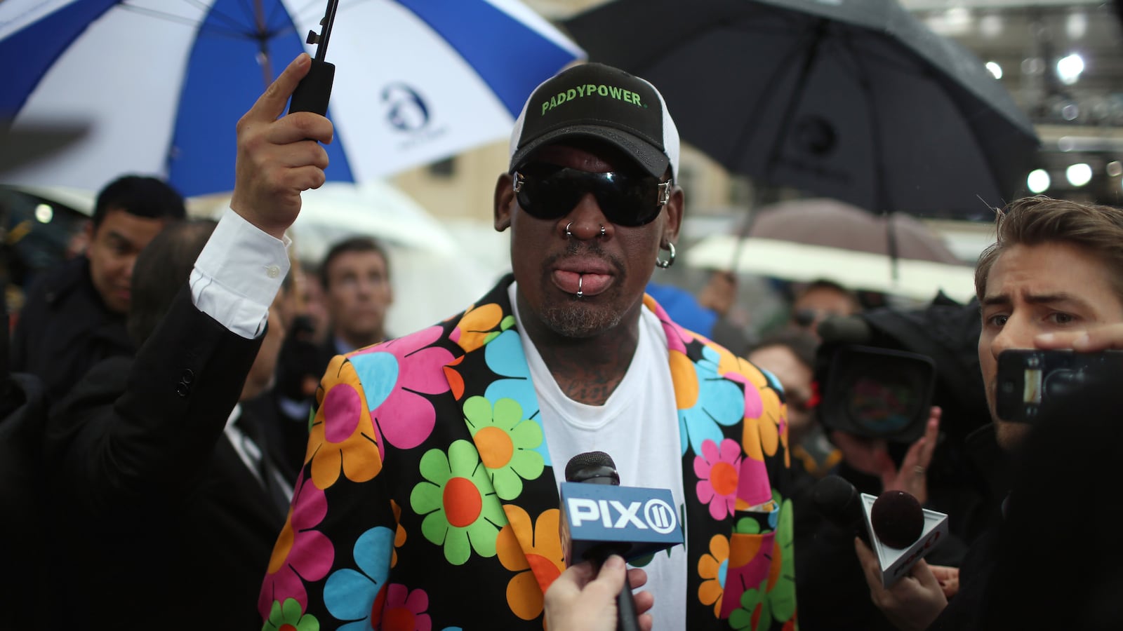 articles/2013/03/13/look-at-what-dennis-rodman-wore-to-the-vatican/130313-rodman-vatican-wilkinson-tease_bxbyge
