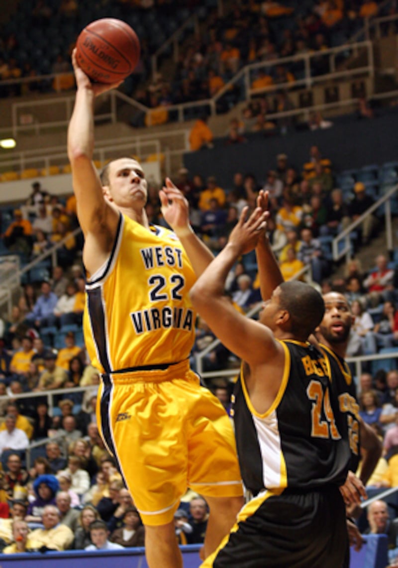 galleries/2011/01/09/smartest-college-sports-teams/smart-colleges---west-virginia_cljai8
