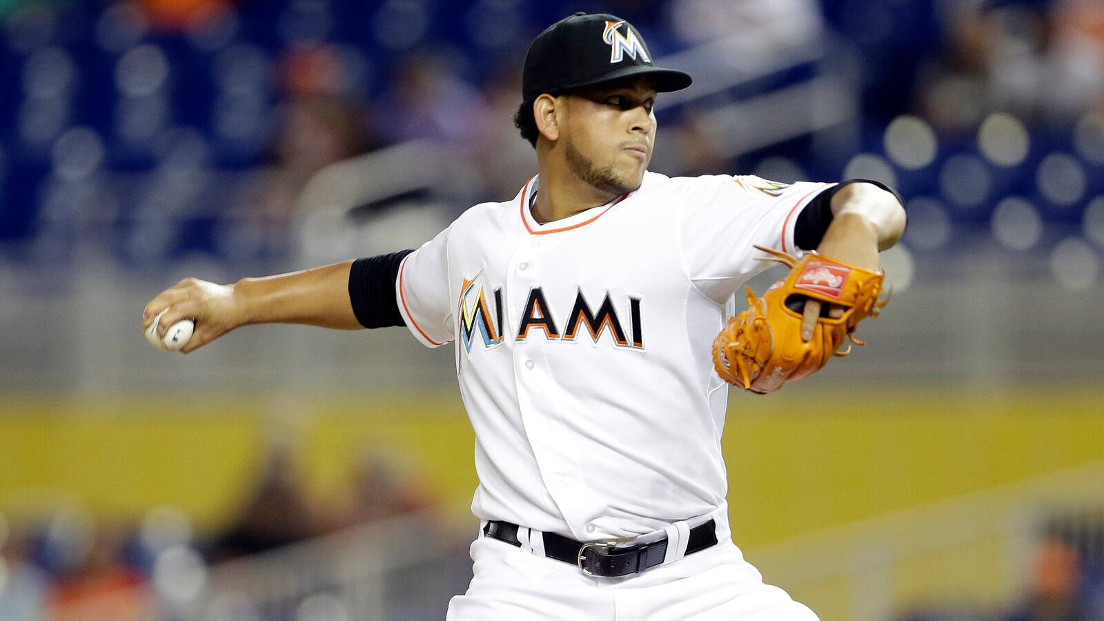 cheats/2013/09/29/marlins-henderson-alvarez-pitches-no-hitter/130929-Henderson-Alvarez-cheat_voaerg