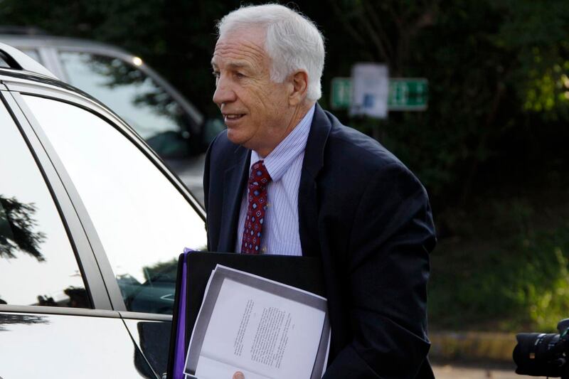 articles/2012/06/20/jerry-sandusky-trial-day-seven-sandusky-s-last-mile/sandusky-defense-rests-dimond_rq4c9v