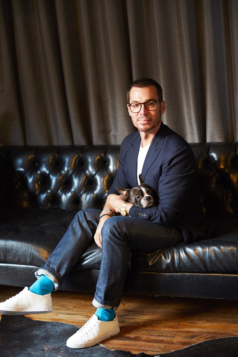 articles/2016/08/08/factory-pr-where-employees-love-their-dress-code/160808-office-fashion5-embed_tzklo6