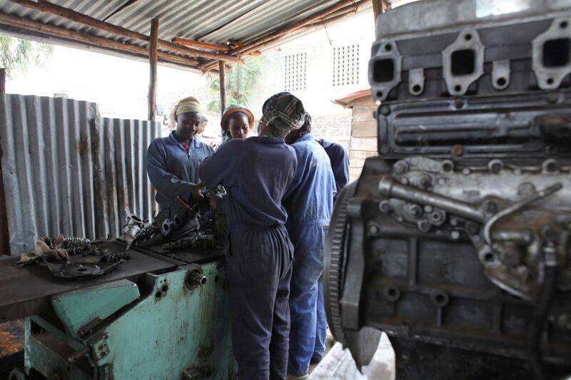 galleries/2014/06/06/victims-no-more-congo-s-badass-women-mechanics-photos/140605-congo-mechanics3_vecqjd