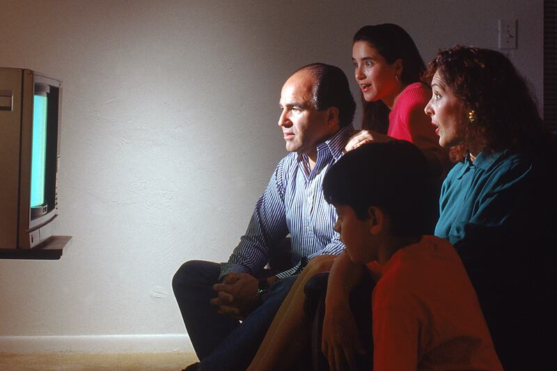 articles/2012/11/13/life-after-barney-how-kids-tv-grew-up-and-embraced-parental-co-viewing/co-watching-tv-spindle_upuq5l