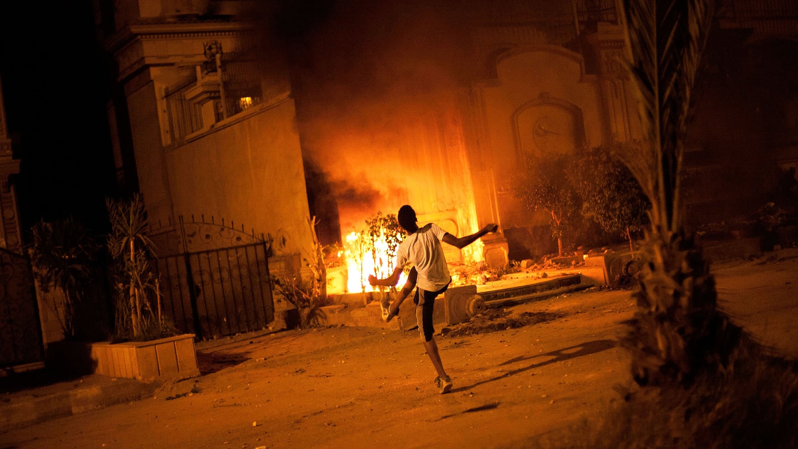 articles/2015/04/15/turkey-nurtures-egypt-s-terrorist-muslim-brothers/150415-farooq-turkey-tease_lamqvh