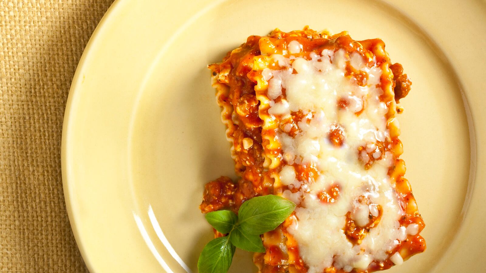 cheats/2013/02/08/swedish-lasagna-recalled-for-horsemeat/130208-lasanga-horse-meat-cheat_nkqukp