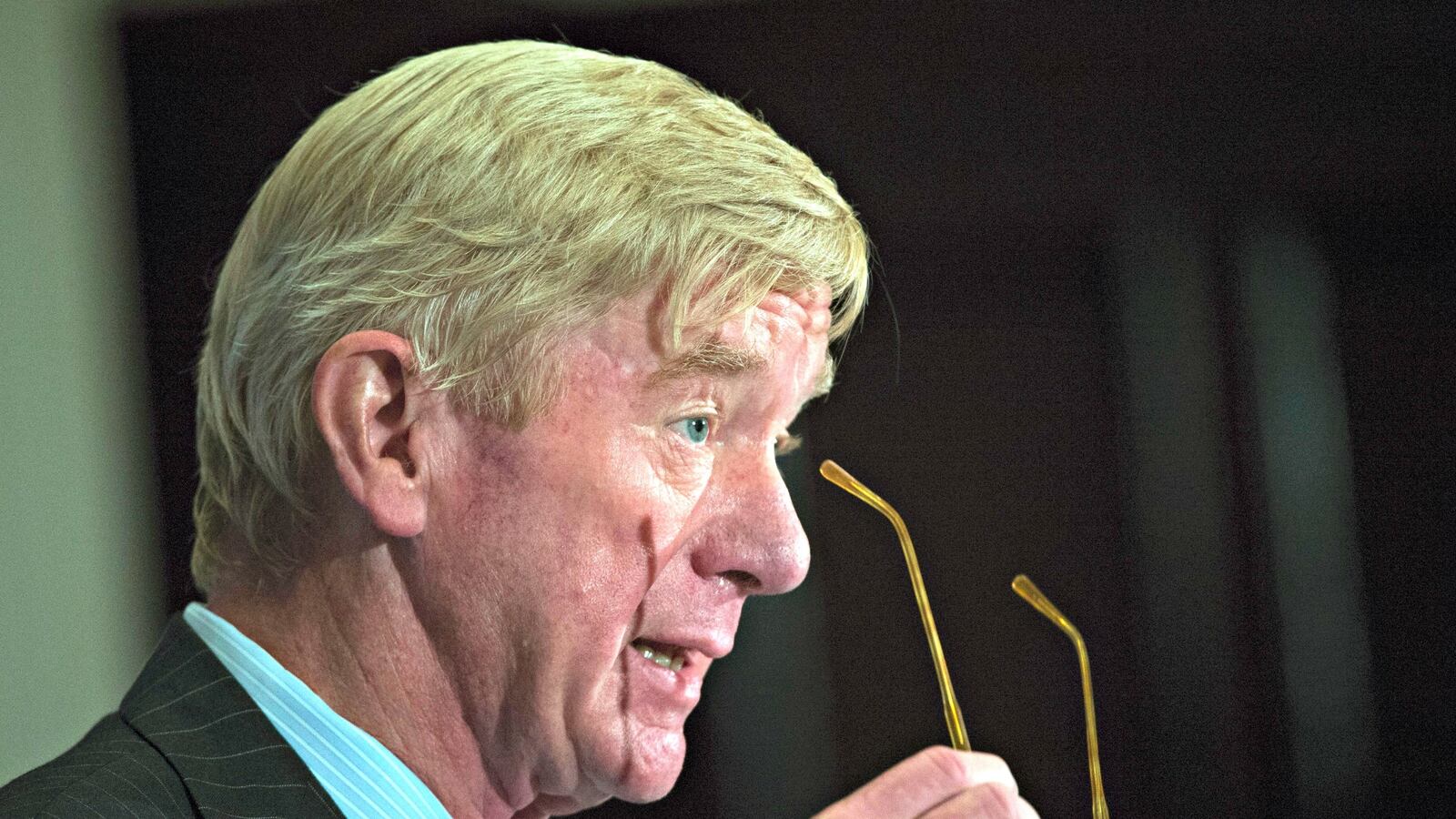 cheats/2016/08/04/libertarian-vp-bill-weld-donald-trump-has-a-screw-loose/160804-bill-weld-cheat_mwdneq