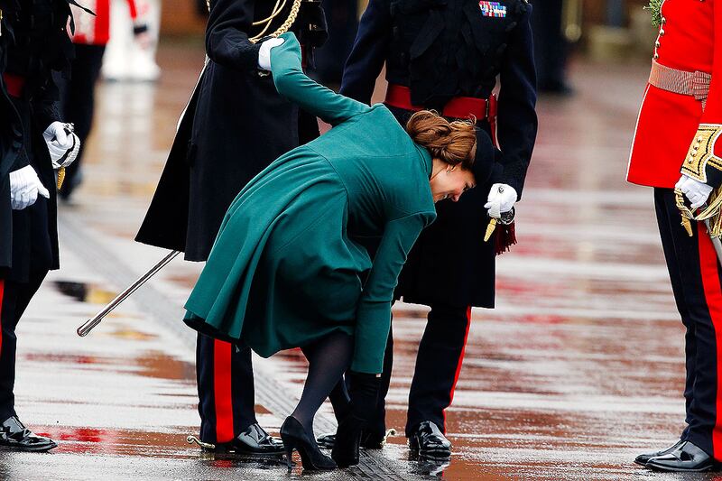 articles/2013/03/17/kate-i-want-a-boy/130317--kate-middleton-stumble-cheat_qpbicc