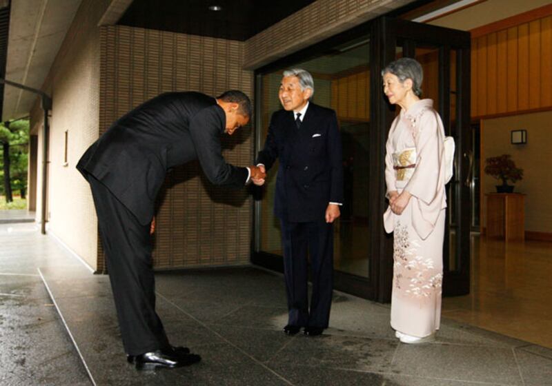 galleries/2009/12/14/the-year-in-bows/bows---obama-and-emperor_i8s24k