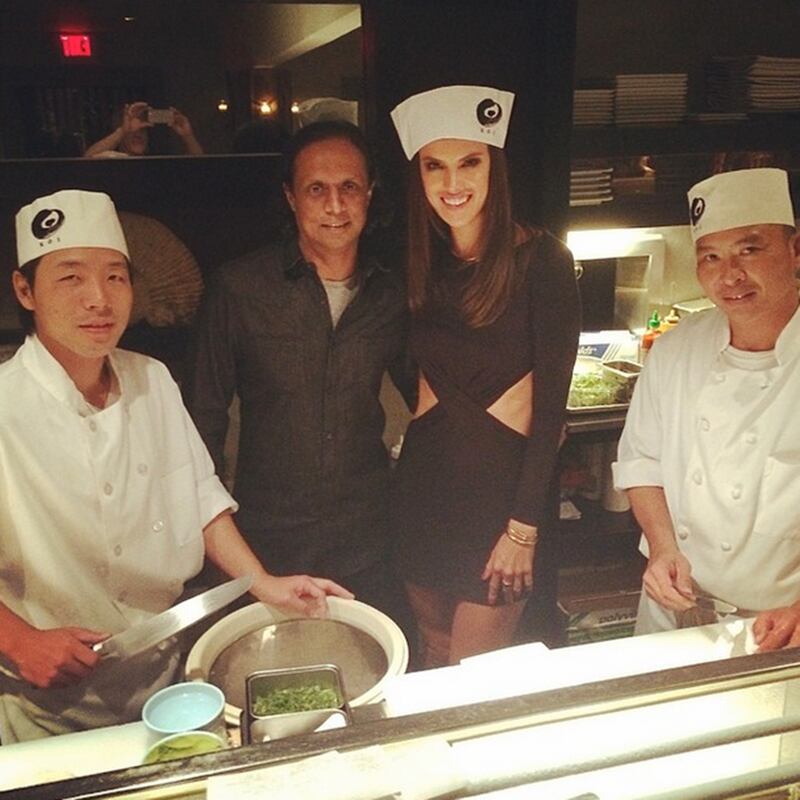 galleries/2013/04/13/from-nicole-richie-to-kim-kardashian-the-11-best-fashion-instagrams/140412-fashion-instas-alessandraambrosio_mfk5wg