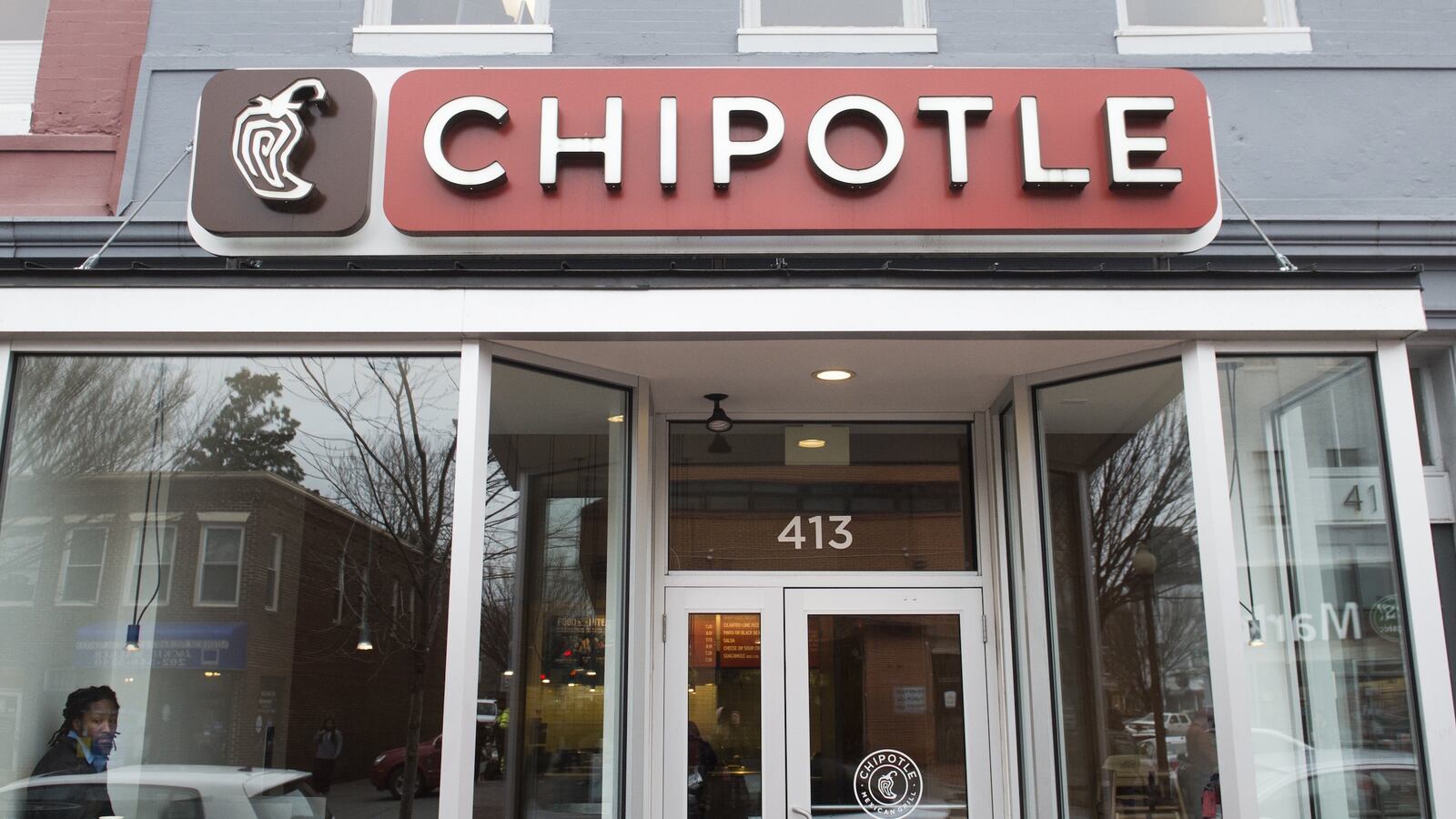 videos/2016/03/09/virus-shuts-down-massachusetts-chipotle/160309-Place-Chipotle-Norovirus-Massachusetts_fyhsgw