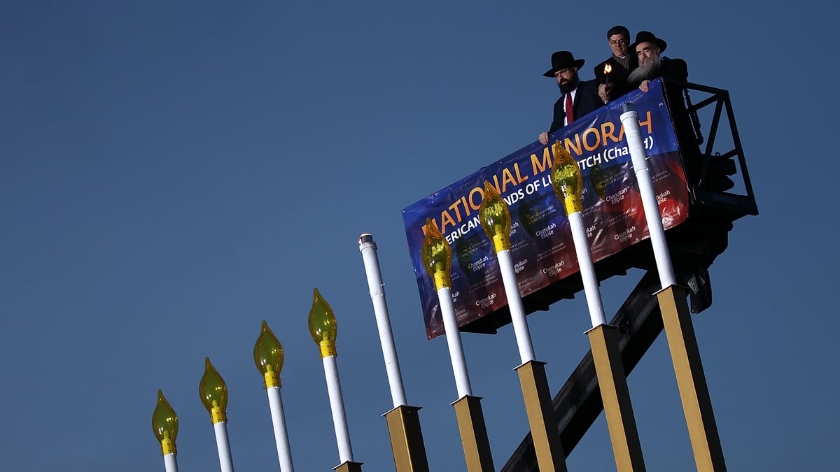 articles/2013/12/02/ben-gurion-university-forbids-women-to-light-chanukah-candles-in-official-ceremony/photo-of-day-111220-2_toyk2m