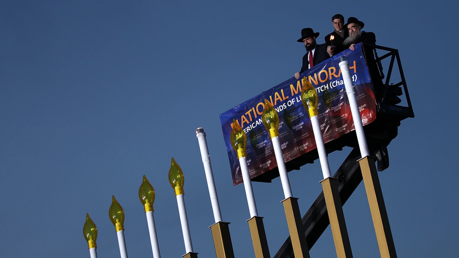 articles/2013/12/02/ben-gurion-university-forbids-women-to-light-chanukah-candles-in-official-ceremony/photo-of-day-111220-2_toyk2m