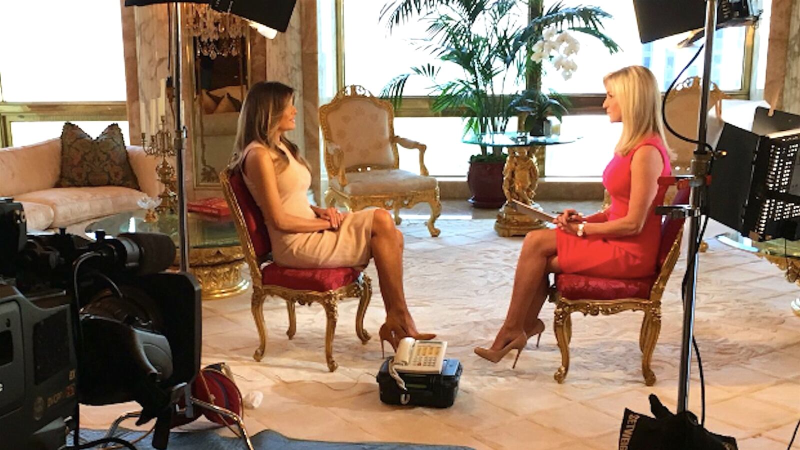 cheats/2016/10/17/melania-trump-justifies-donald-s-attacks-on-bill-clinton-s-past/161017-melania-fox-interview-cheat_cvs0ly