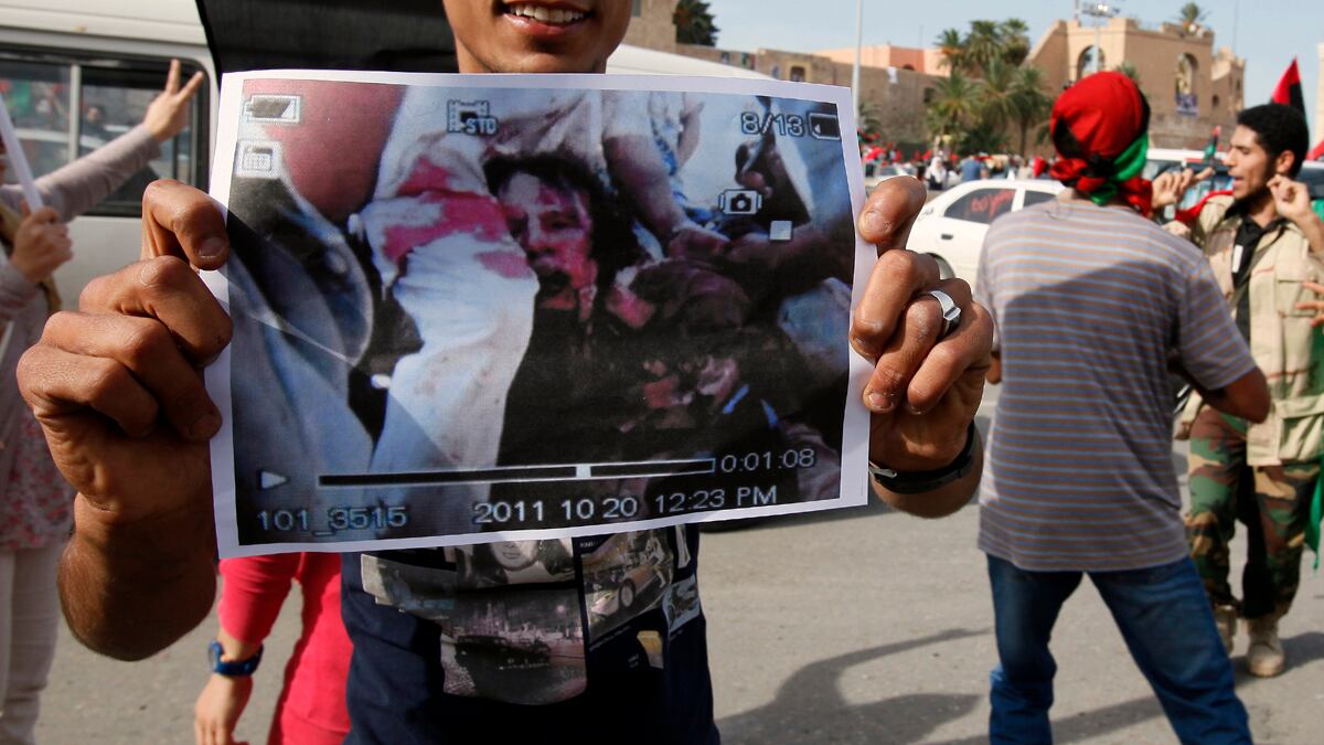 cheats/2011/10/23/secret-gaddafi-autopsy-completed/gaddafi-shot-head-cs_wfmtuq