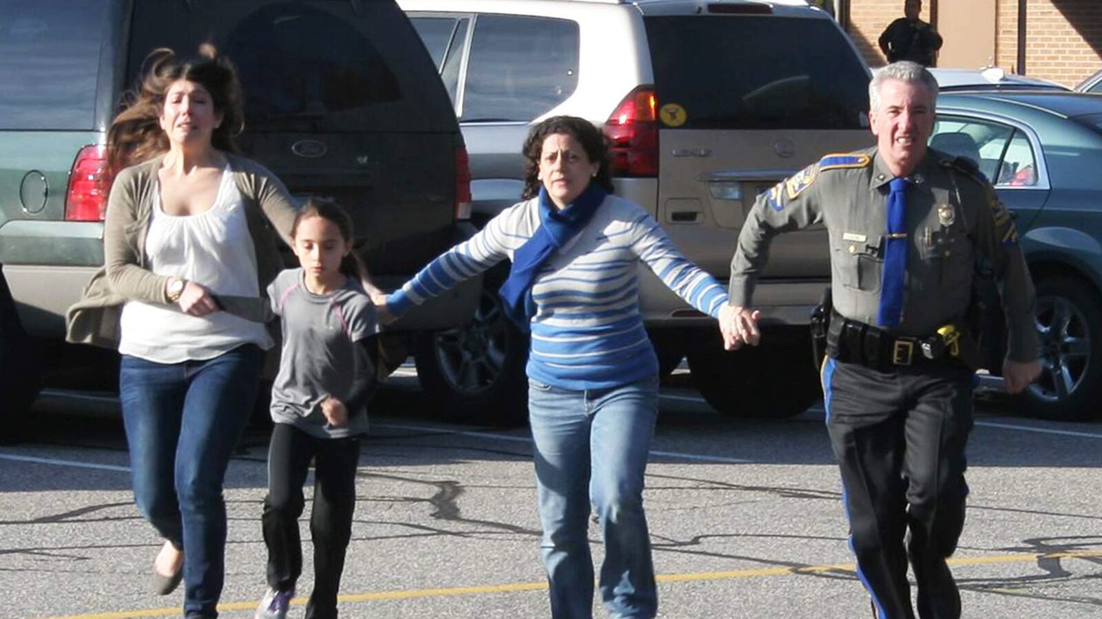 articles/2013/12/05/release-the-newtown-photos/131205-obeidallah-release-newtown-photos-tease_tlwdg8