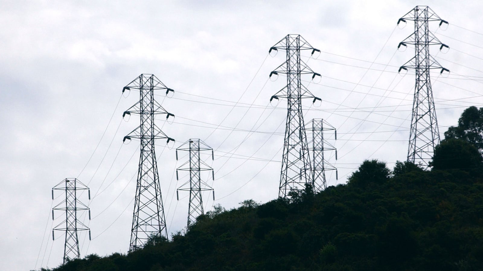 220125-power-grid-hero_jkrlml