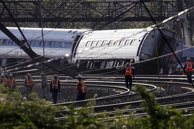 galleries/2015/05/13/amtrak-train-derails-in-philadelphia-photos/150513-philadelphia-train1_puu6py