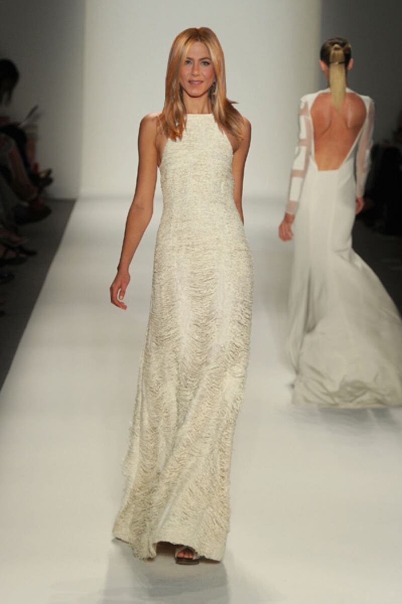 galleries/2012/08/15/jennifer-aniston-wedding-dress-suggestions-from-alexander-mcqueen-to-stella-mccartney/jenn-dresses-11_hobzye