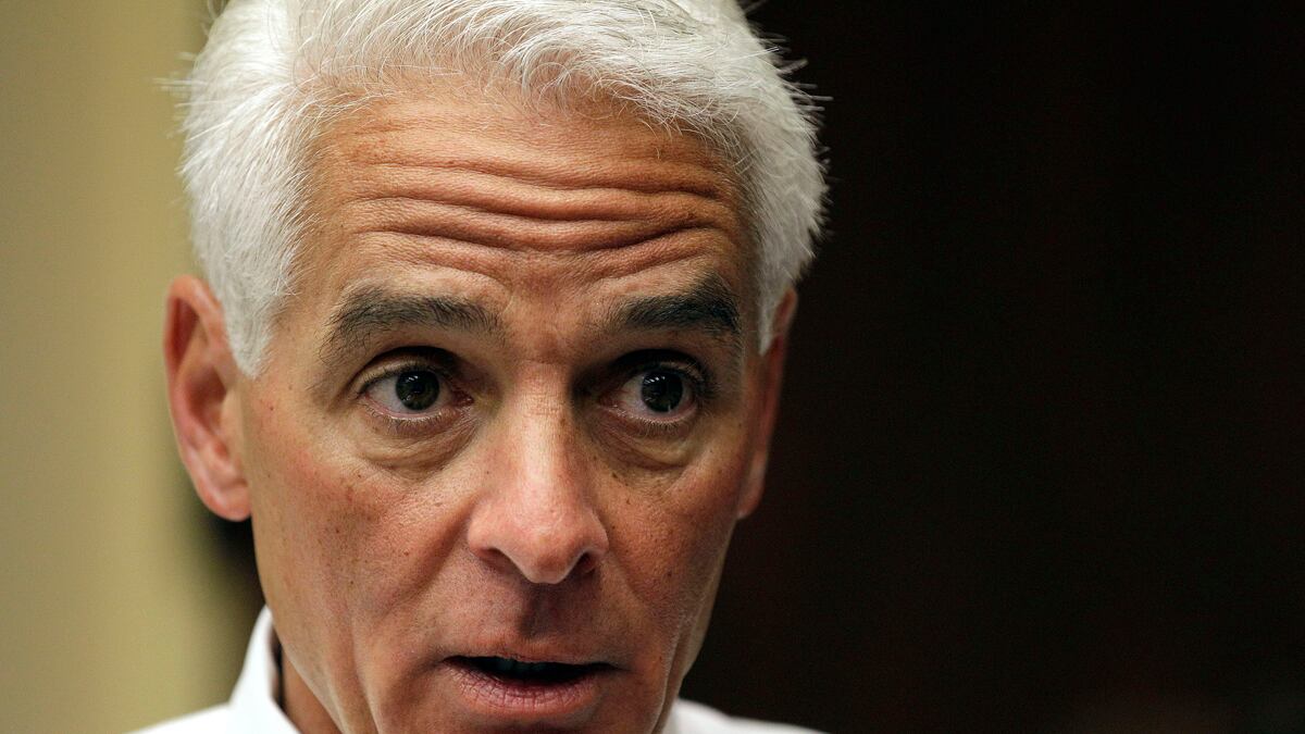 cheats/2012/01/31/charlie-crist-would-consider-voting-for-obama/charlie-crist-obama-cheat_hy6te3