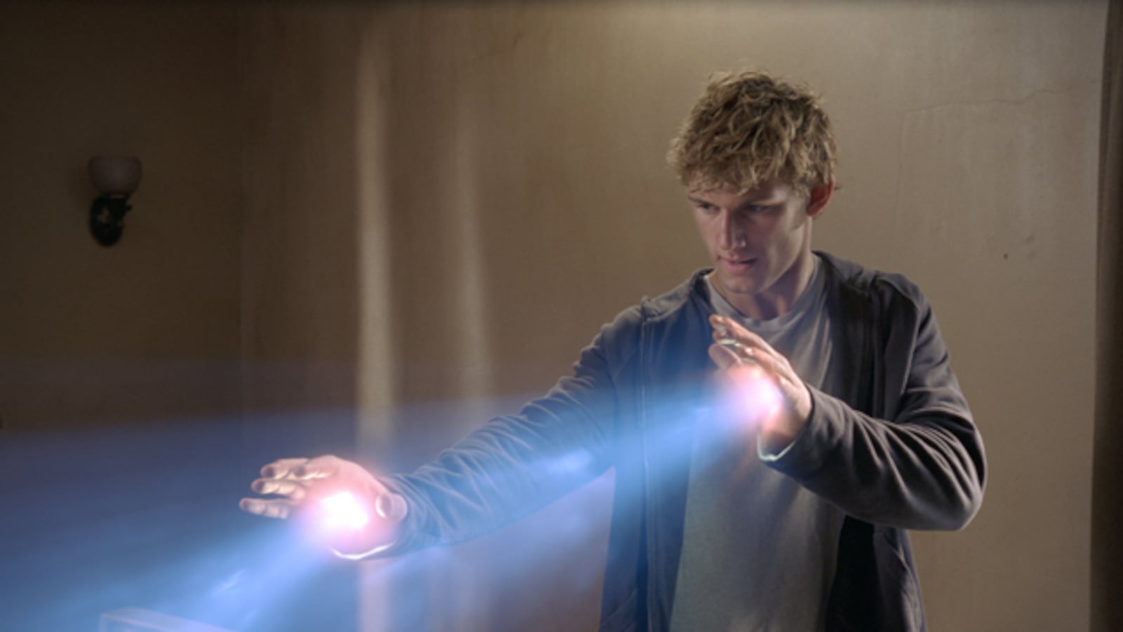 galleries/2011/02/17/fugitive-movies/fugitives---number-four_vphgcy