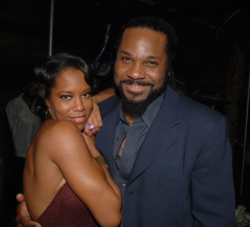 Regina King (L) and Malcolm-Jamal Warner in 2007.