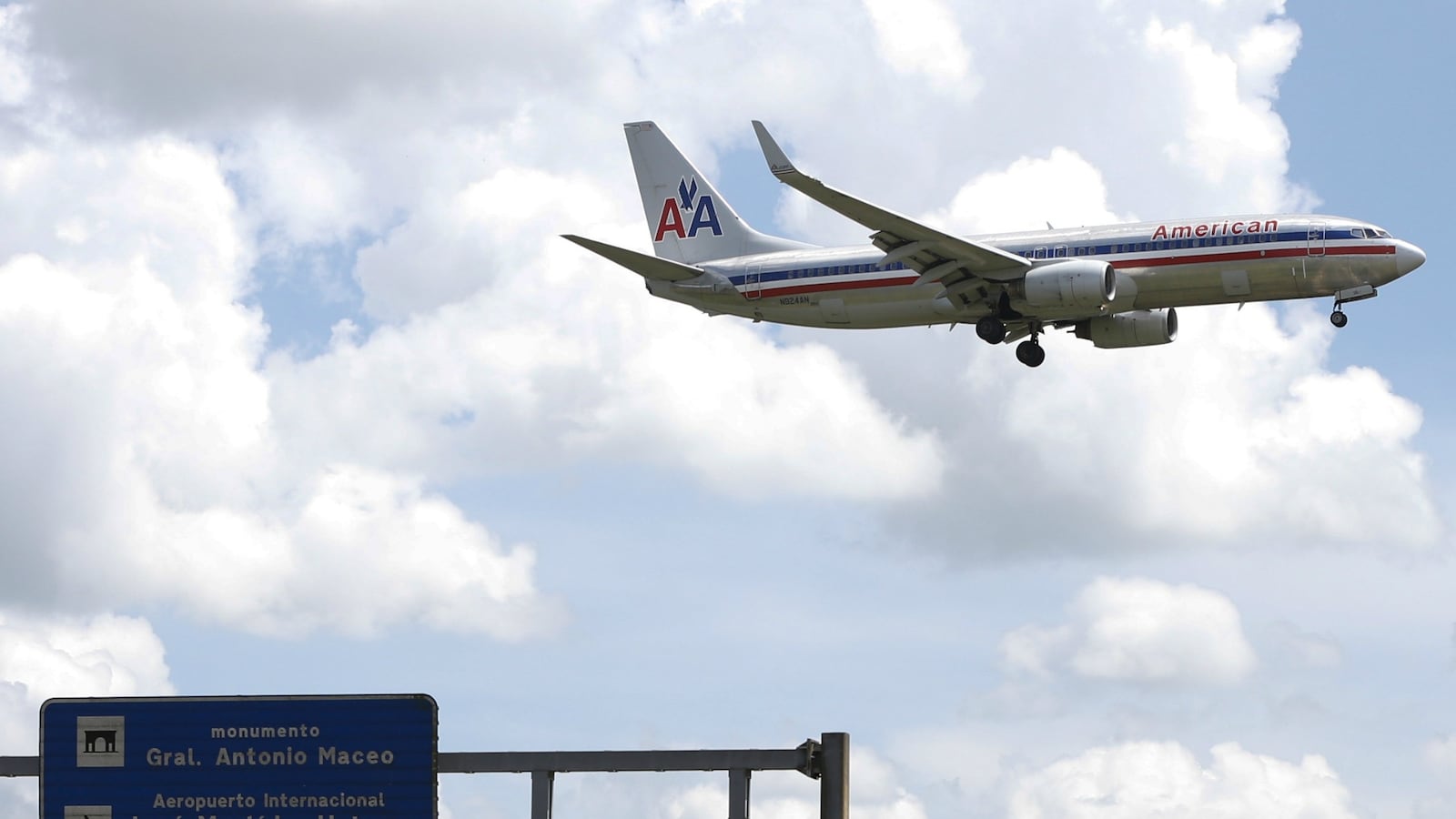 cheats/2016/06/10/u-s-airlines-approved-for-cuba-routes/160610-cuba-travel-cheat_lk0rzm