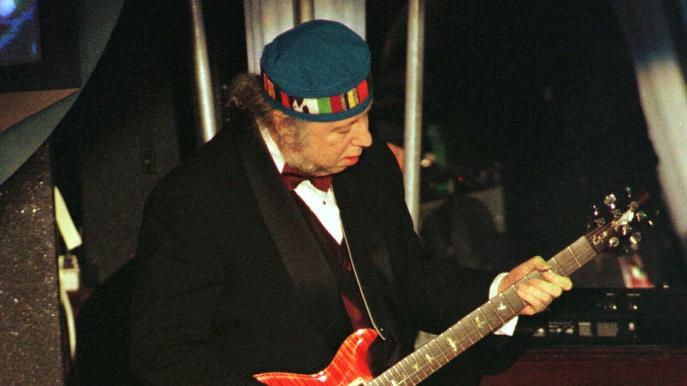 1998-01-13T120000Z_1727280451_PBEAHULYNAC_RTRMADP_3_GREEN_fls41g