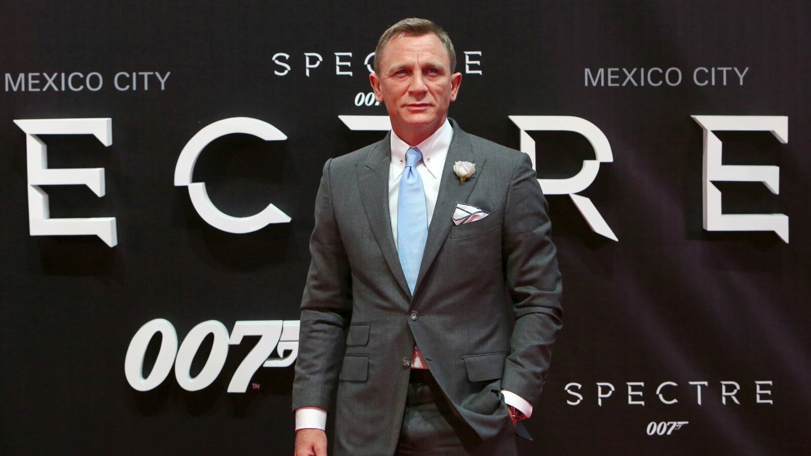 cheats/2016/05/19/craig-turned-down-99m-for-bond-movies/160519-daniel-craig-cheat_ldqhwl