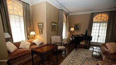 cheats/2009/09/09/inside-madoffrsquos-lair/madoffs-home_xlq3aa