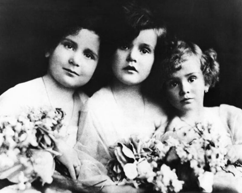 articles/2011/05/17/zsa-zsa-gabor-frederic-von-anhalt-and-francesca-hilton-the-sad-battle/zsa-zsa-gabor---family-2_euczqr