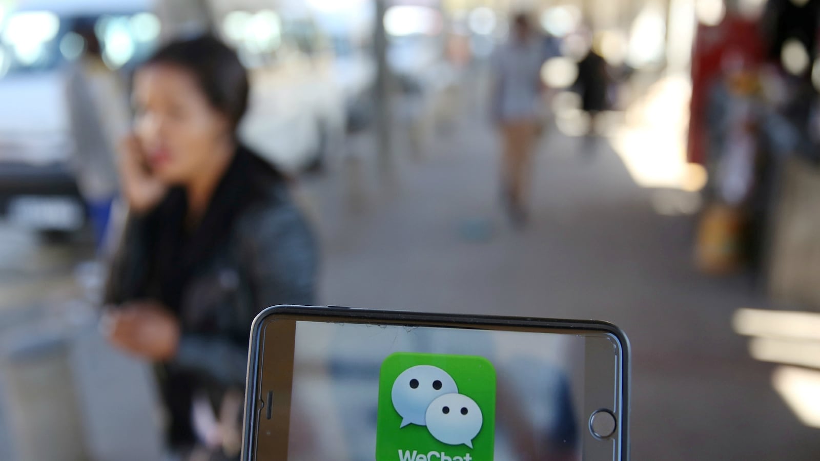 cheats/2017/05/06/russia-blocks-chinese-social-media-app/170506-russia-blocks-chinese-app-cheat_whbpwk